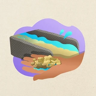 Wasser und Sand fließen aus einem grauen Trog in eine offene Hand, die hellfarbige Bohnen und Wasser hält.
