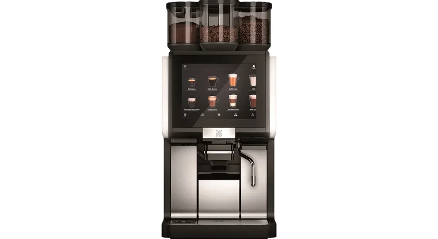 Schwarze und silberne Kaffeemaschine mit drei transparenten Behältern für Bohnen und Pulver, einem Touchscreen mit Getränkeauswahl und einem Auslauf mit Dampfdüse.