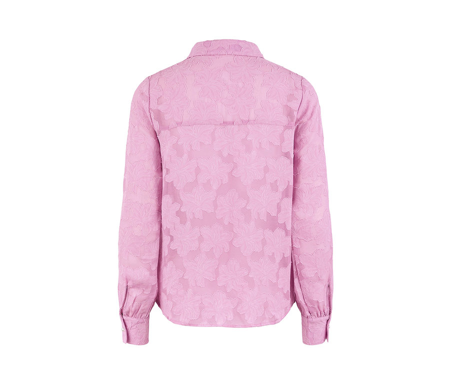 Detailansicht von hinten einer Hemdbluse mit Strukturmuster.