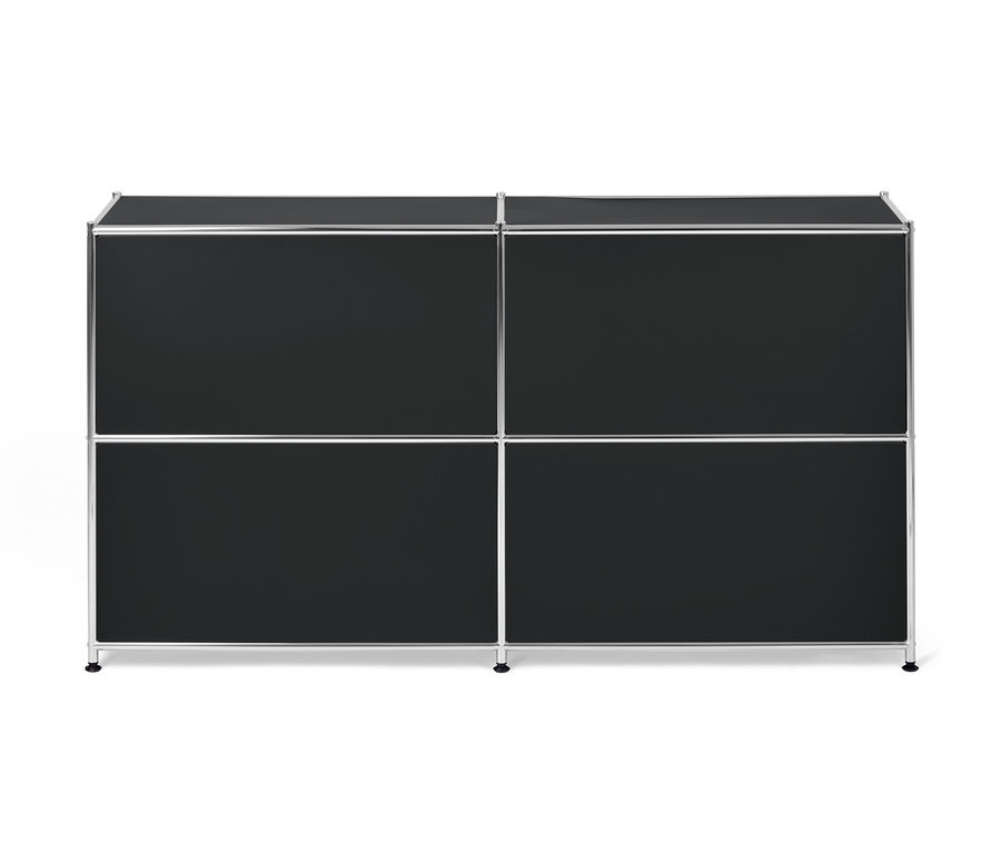 Schwarzes Sideboard »CN3« mit vier Klappen.