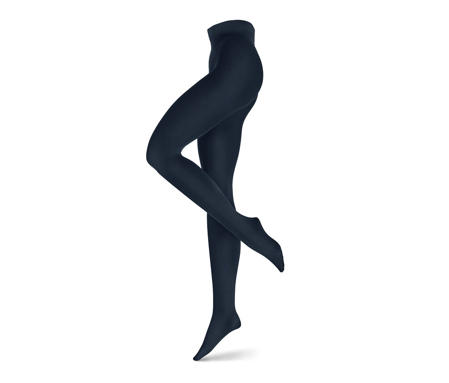 Beine tragen blaue Thermostrumpfhose.