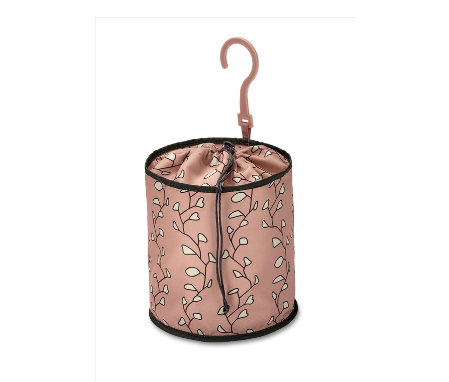 Klammerbeutel mit Blätter- und Stängelmuster, mit Kordelzug und einem Haken aus Kunststoff.