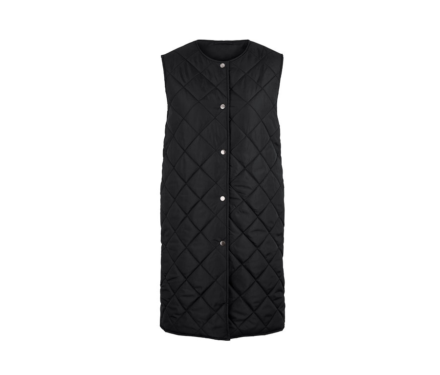 Eine lange, schwarze Steppweste mit Knöpfen.