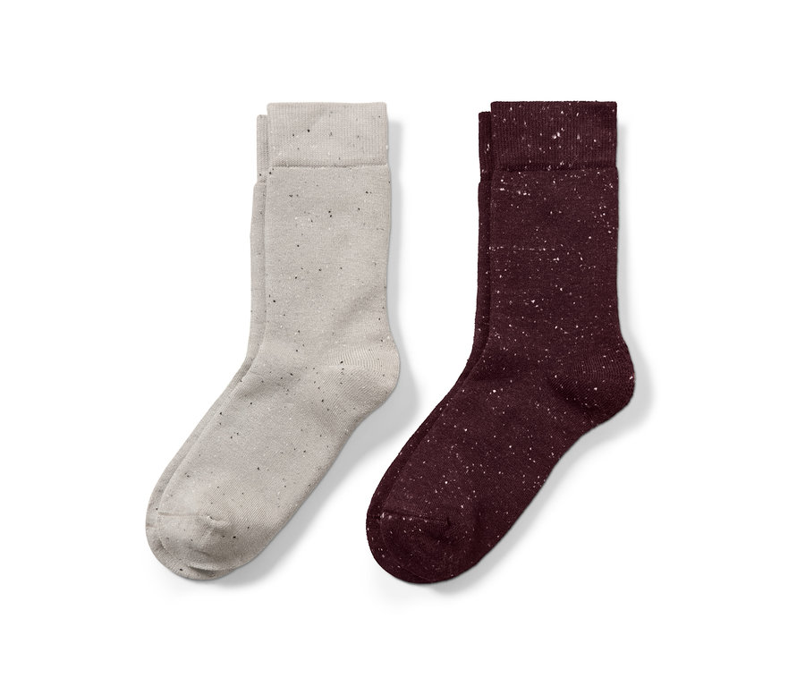 Zwei Paar Thermosocken.