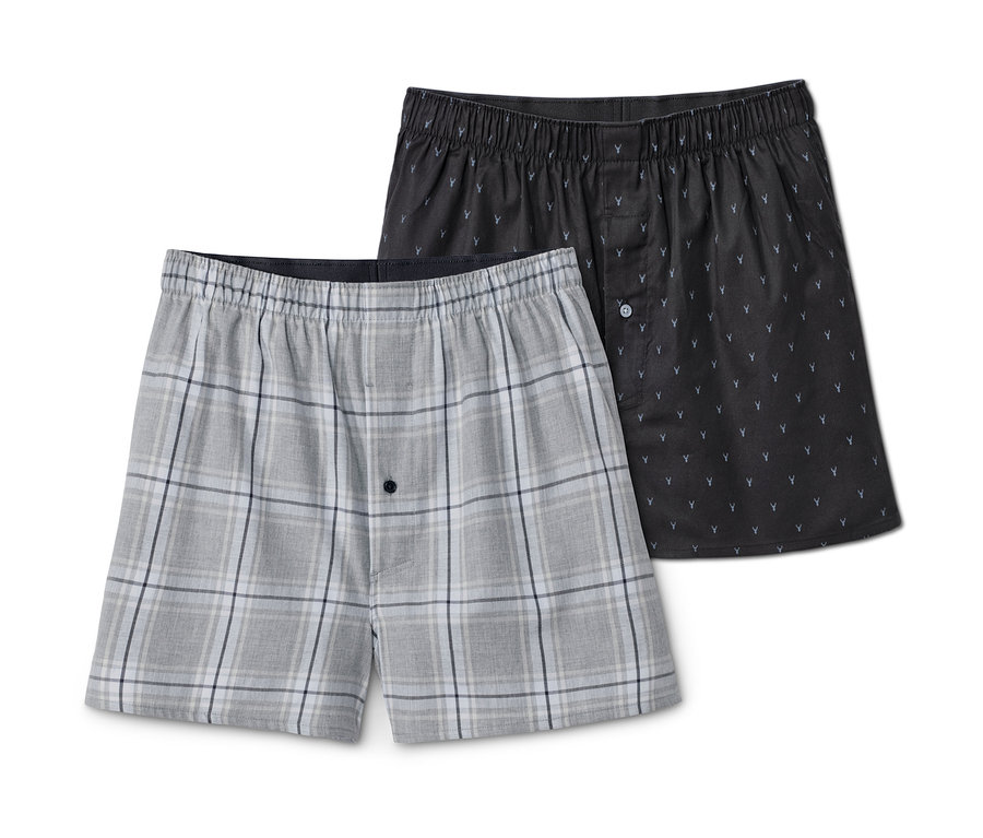 Zwei Flanell-Boxershorts.