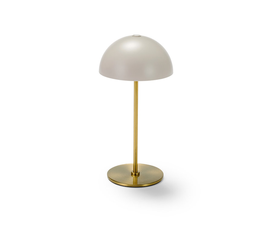 Mini-LED-Akku-Tischleuchte, Dyberg Larsen »Along« auf weißem Hintergrund.