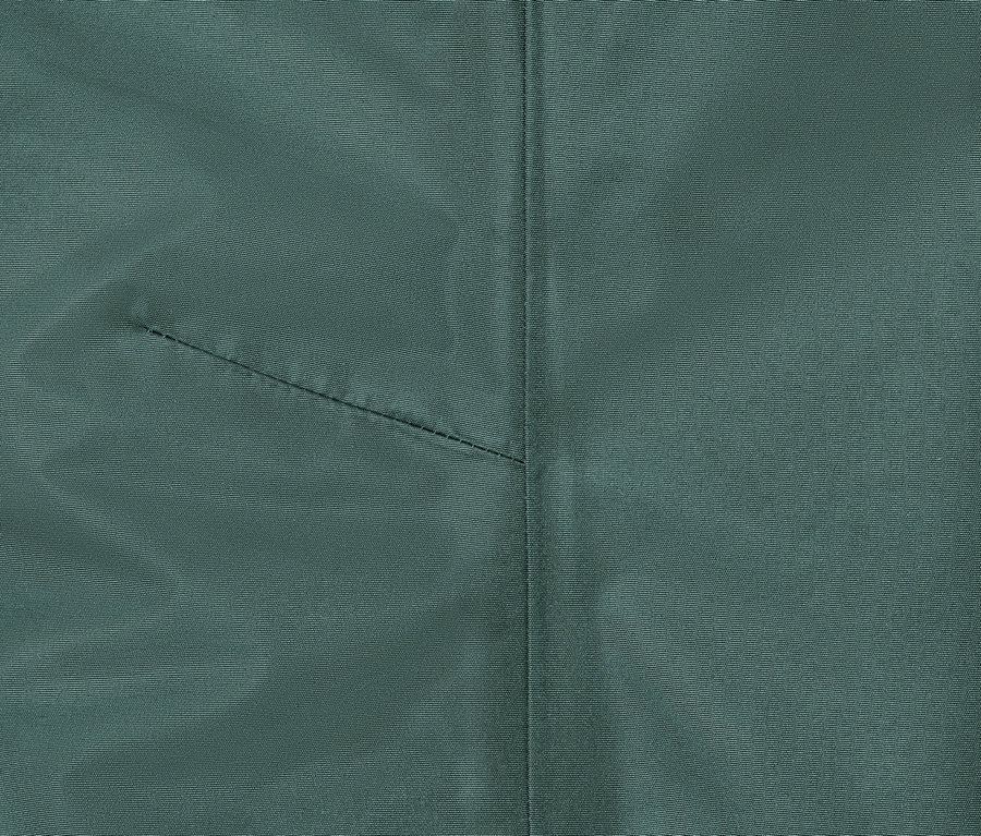 Detail einer Kinder-Regenhose.