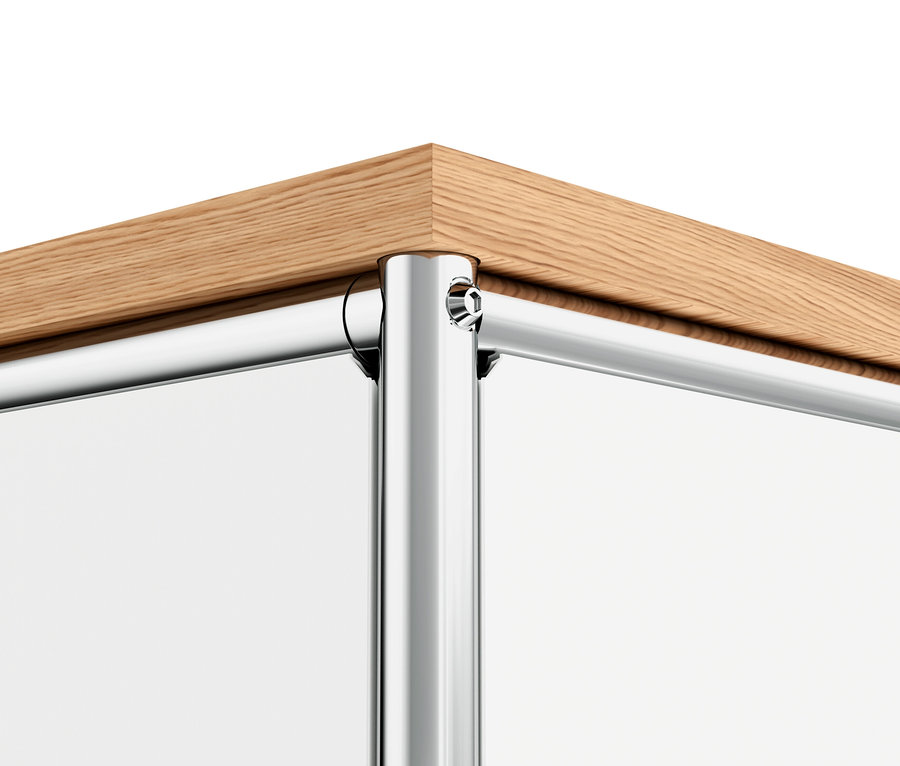 Detail einer Ecke des weißen Sideboards Metall »CN3« mit Holzplatte, 1 Klappenfach und 4 Schubladen.