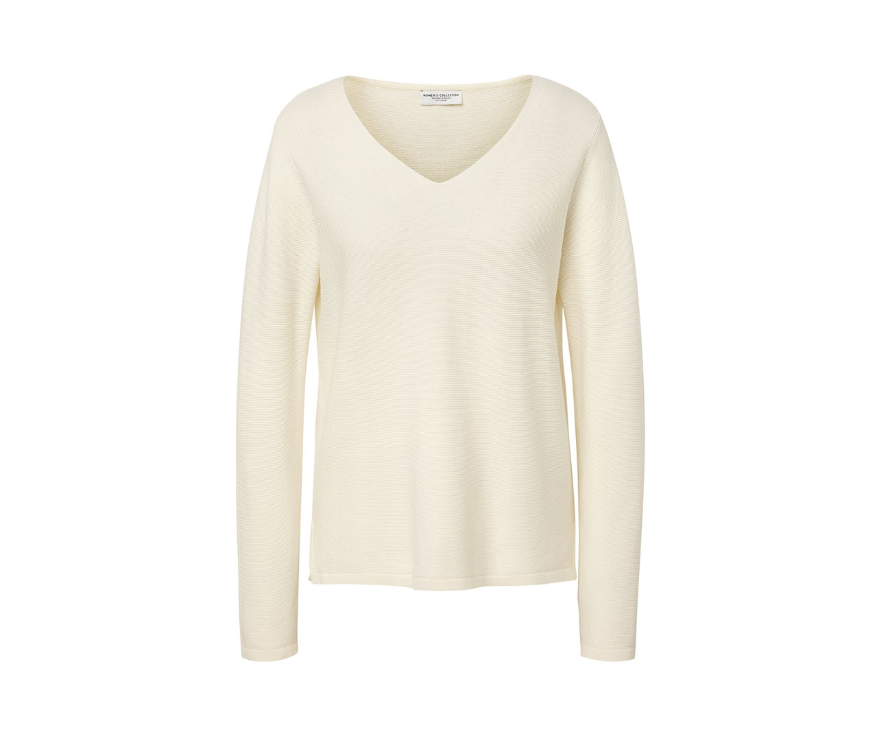 Ein cremeweißer Strickpullover mit V-Ausschnitt.
