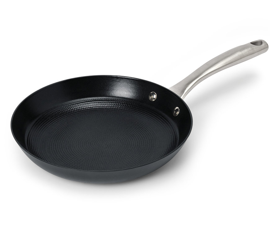 Schwarze Bratpfanne mit strukturierter Oberfläche und silberfarbenem Griff.