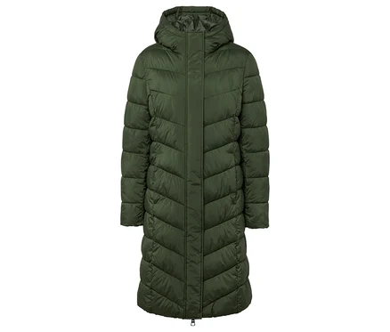 Grüne Steppjacke mit Kapuze.
