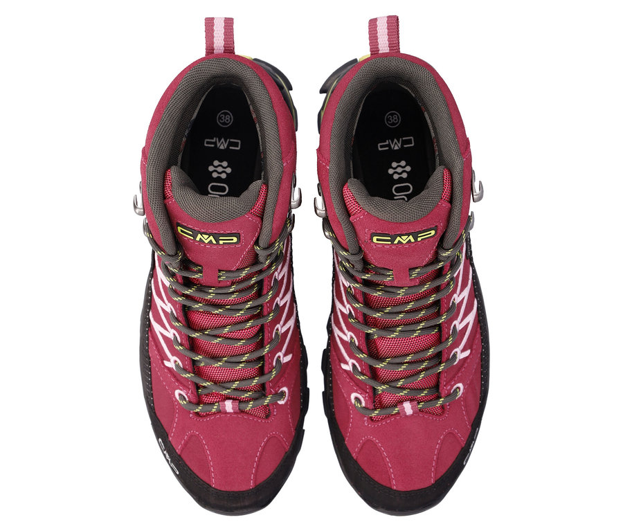 Ein Paar burgunderfarbene CMP Trekkingschuhe mit braunen Schnürsenkeln, von oben fotografiert.
