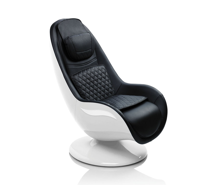 Ein schwarz-weißer Massagesessel vor einem weißen Hintergrund. Medisana Massagesessel »RS 660«.