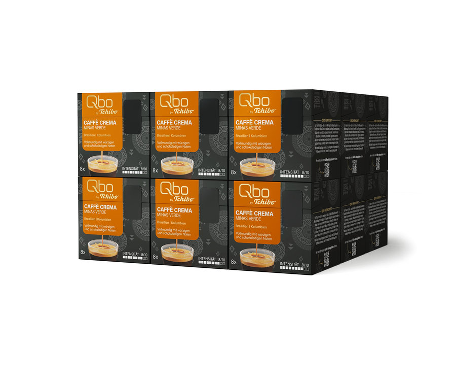 Stapel von 144 Qbo Caffè MINAS VERDE Kapseln. Dunkelgraue Boxen mit orangefarbenen Etiketten, Herkunft Brasilien/Kolumbien, Intensität 8/10.