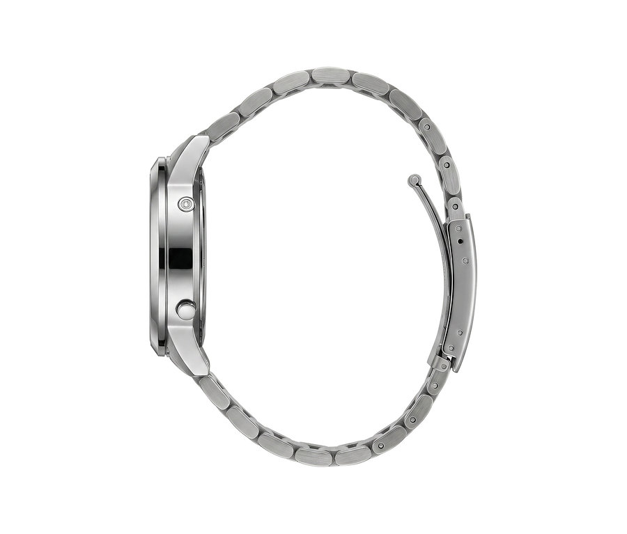 Silberne Kienzle Funkmeister Uhr von der Seite, mit rundem Gehäuse und offenem Metallgliederarmband.