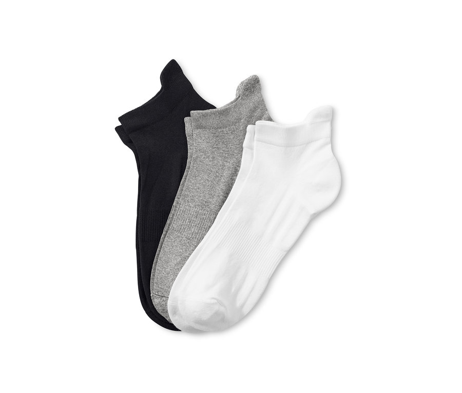 Drei Paar Funktions-Laufsocken: Schwarz, Grau und Weiss.