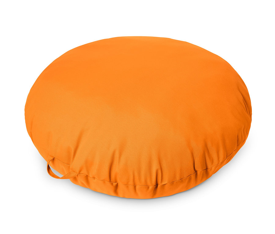 Ein orangefarbenes Vestio-Outdoor-Bodenkissen.