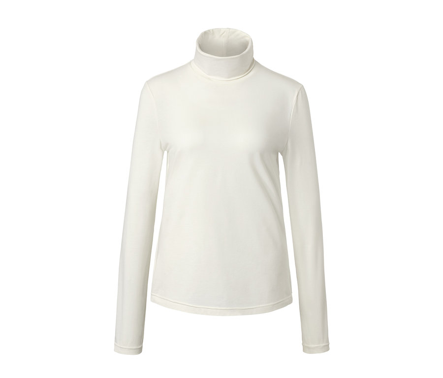Cremefarbenes Rollkragenshirt.