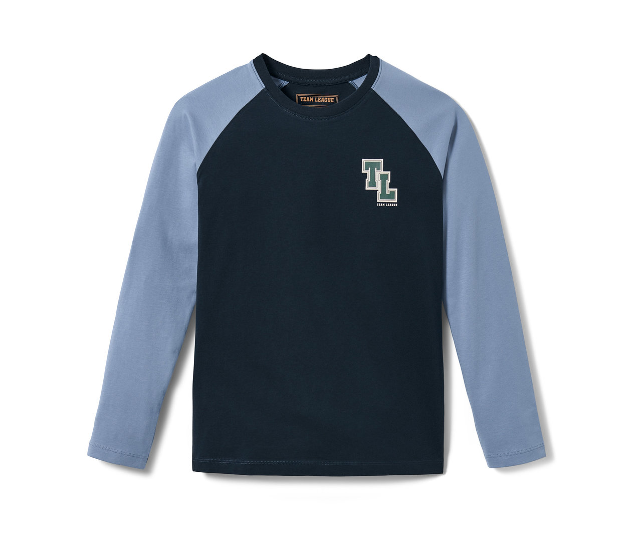 Marineblauer Kinderpyjama mit langen, hellblauen Ärmeln.