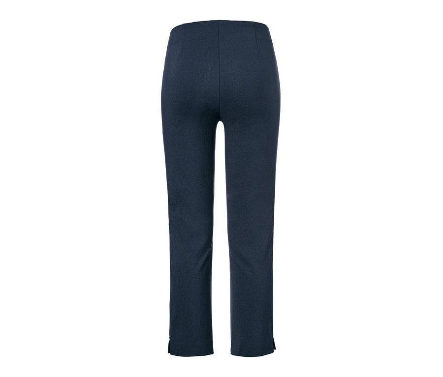 Detailansicht der Rückseite einer blauen 7/8-Stretchhose.