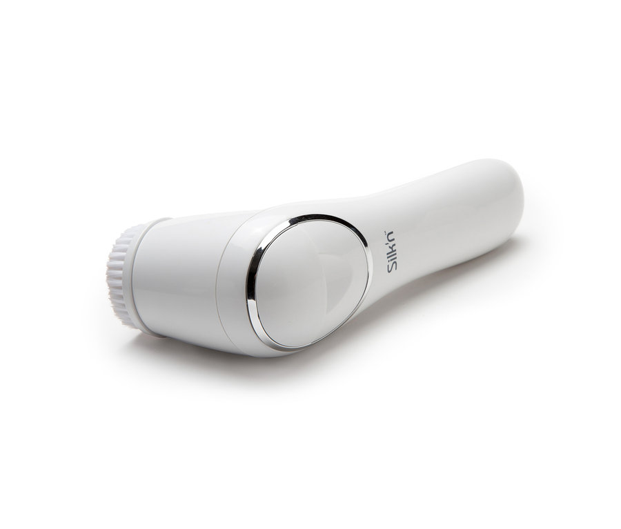 Nahaufnahme der weißen Silk’n Gesichtsreinigungsbürste »Fresh«.