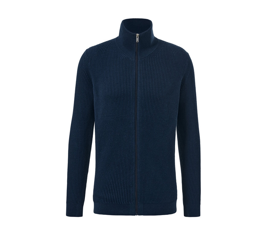 Detailansicht einer marineblauen Strickjacke mit Reißverschluss.