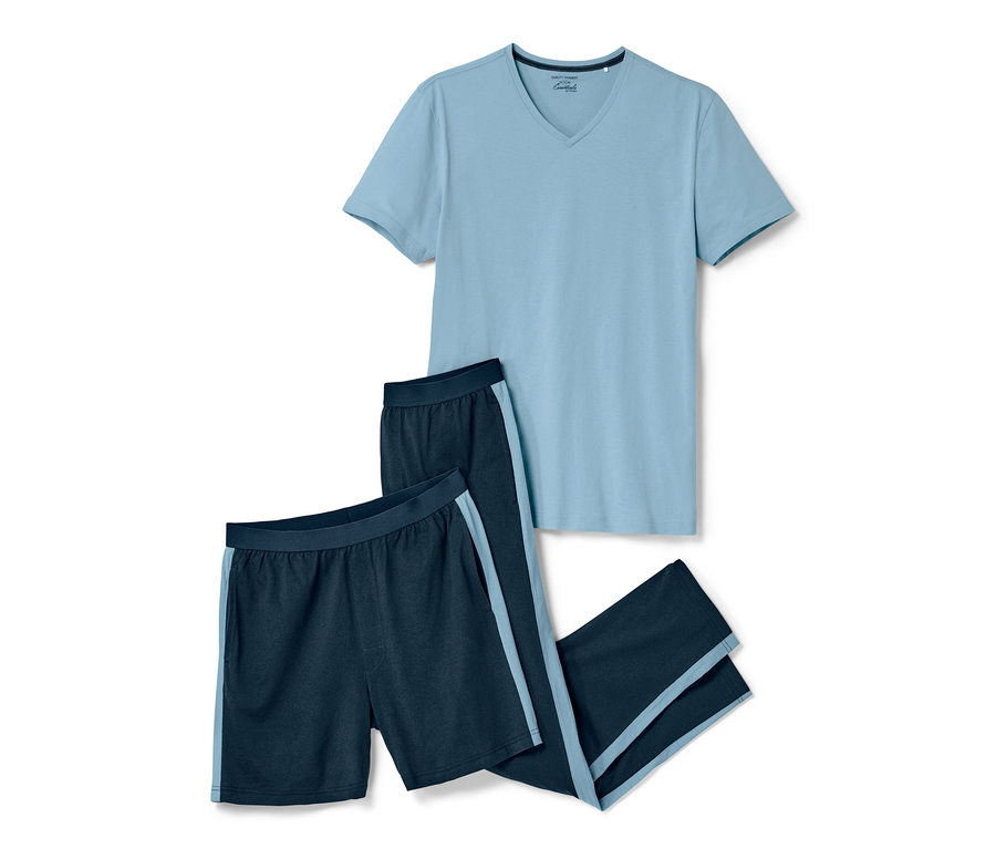 Hellblaues Kurzarm-T-Shirt und dunkelblaue Shorts und Hosen mit Streifen. 3-teiliges Pyjama-Set.