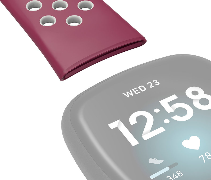 Nahaufnahme einer grauen Smartwatch mit weißer Anzeige und einem weinroten Armband mit Löchern.