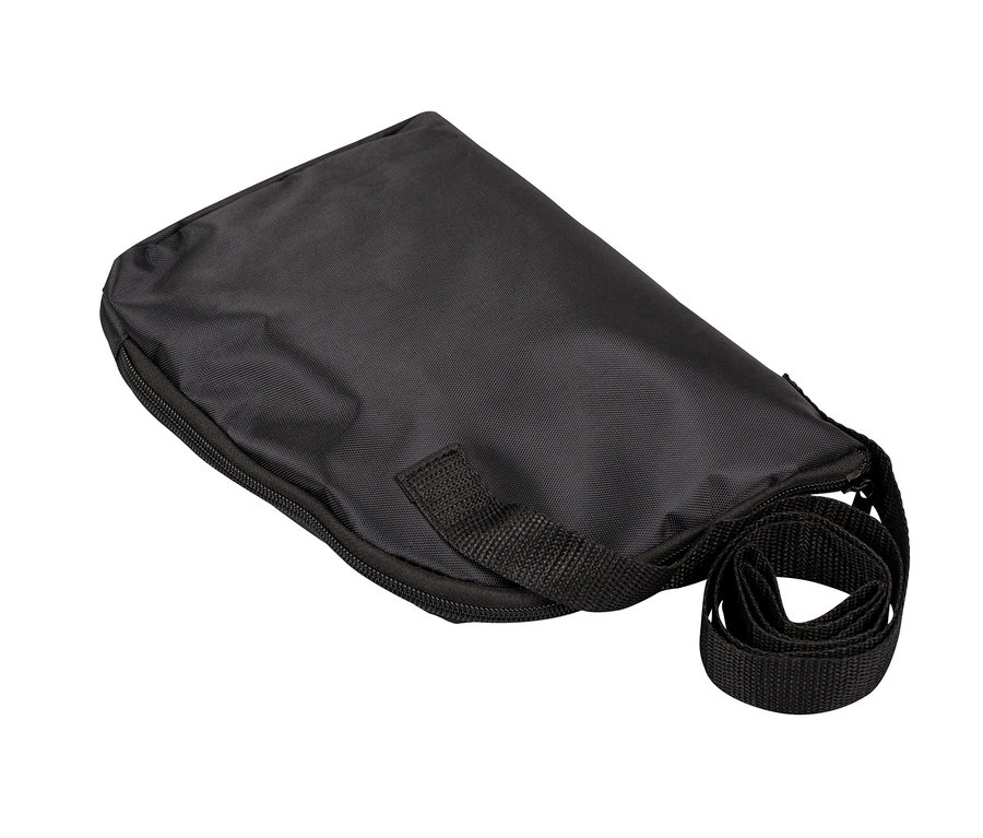 Schwarze Tasche mit Reißverschluss und Gurt.