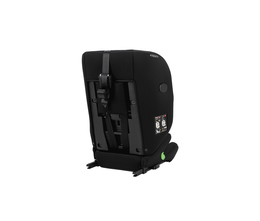 Detailansicht des Osann Kinderautositzes »Flux Isofix i-Size« in Schwarz-Grau, Fokus auf die Rückseite mit Befestigungselementen.