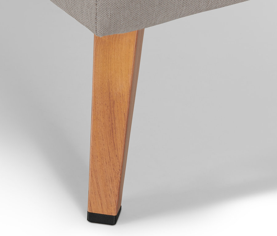 Detailaufnahme vom Bein eines Premium-Lounge-Sets mit Sitzhocker.