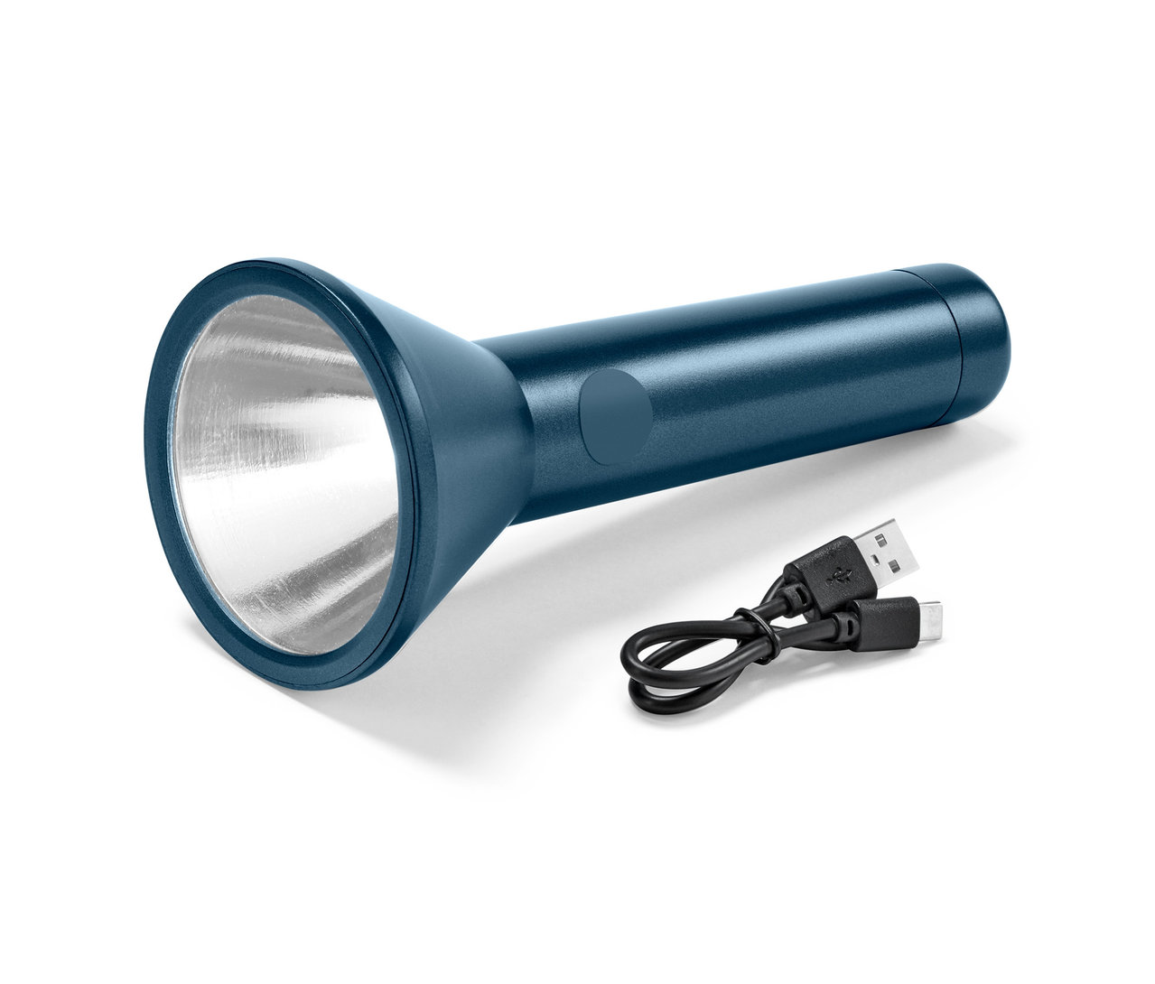 Eine blaue LED-Taschenlampe mit Ladekabel liegt auf weißem Grund.