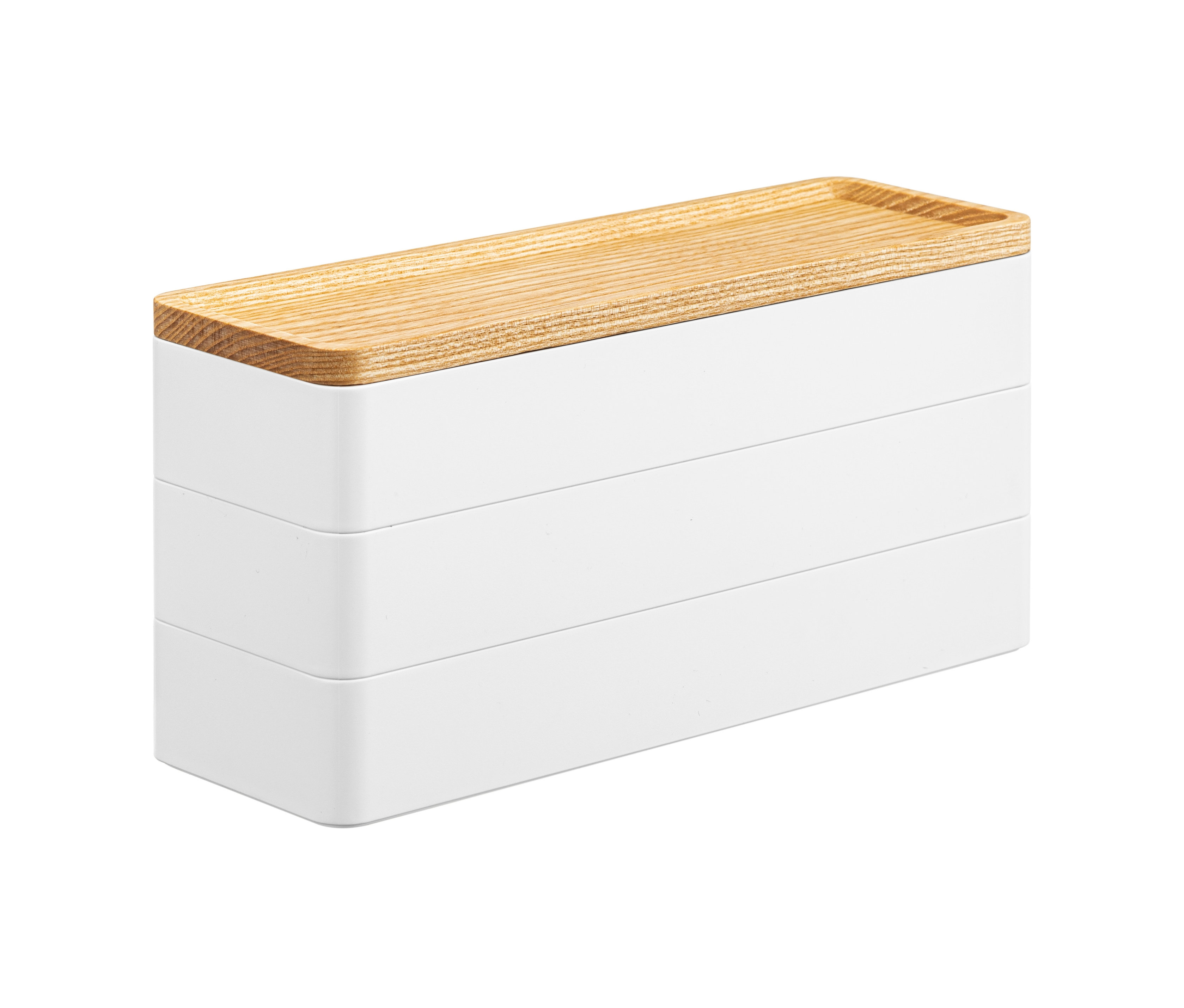 Rechteckige, weiße YAMAZAKI Schmuckbox »RIN« mit drei Ebenen und einem Holzdeckel.