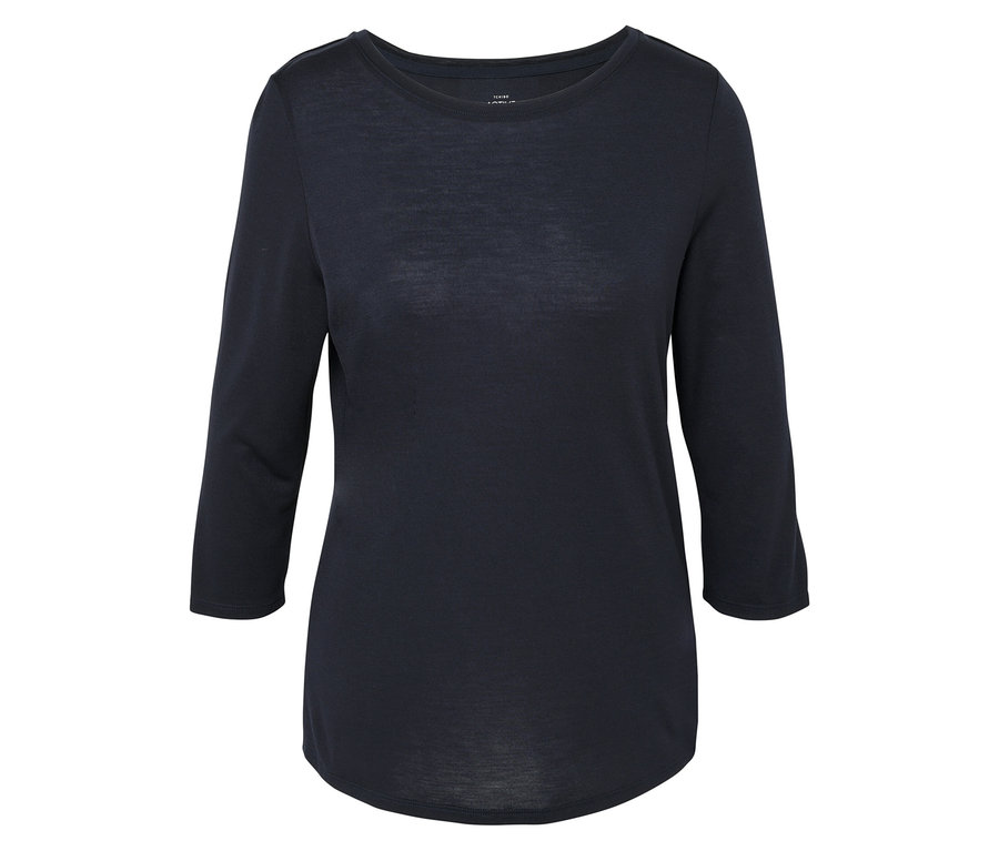 Ein marineblaues Shirt mit Dreiviertelärmeln auf einem weißen Hintergrund.