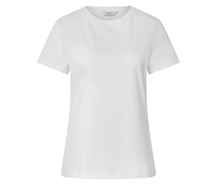 Weißes T-Shirt mit kurzen Ärmeln vor weißem Hintergrund.