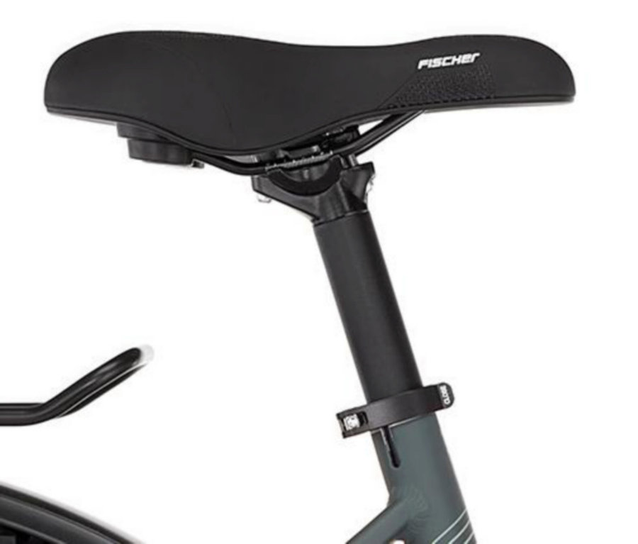 Nahaufnahme eines schwarzen FISCHER ATB E-Bike TERRA 6.8i ULTIMATE Fahrradsattels.