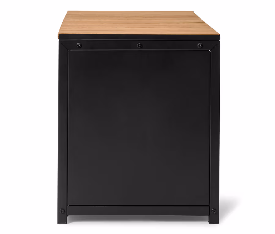 Schwarzes Sideboard mit Holzplatte und Metallrahmen.