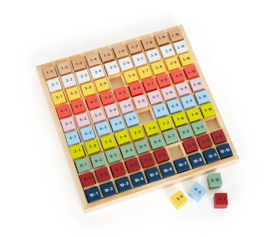 Das hölzerne Lernspielzeug small foot Rechen-Set »Educate« mit farbigen Zahlenwürfeln in einem Holzrahmen.