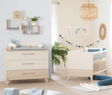 Kinderzimmer mit Kommode, Babybett und Dekorationen, inklusive roba Set »Sidney« 2-teilig, cashmere.