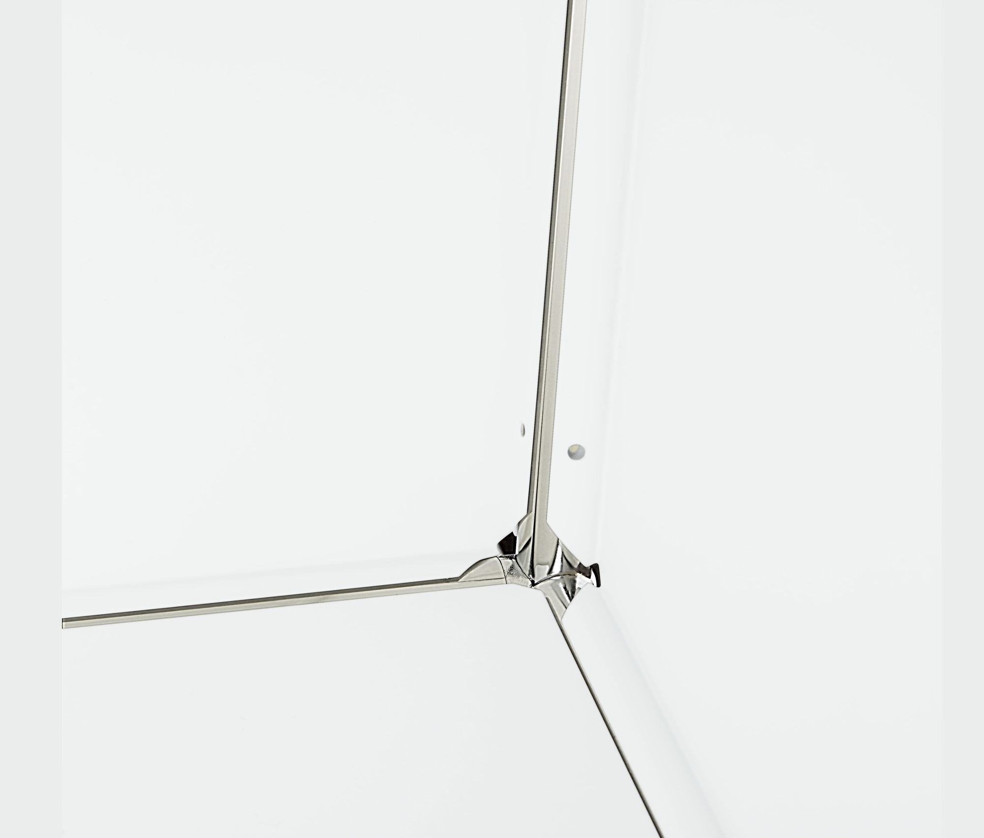 Thumbnail - Tchibo - Sideboard Metall »Cn3« mit versetzbaren Klappenfächern - 152x40x82,5cm - chrom - Stahl / Aluminium / Kunststoff