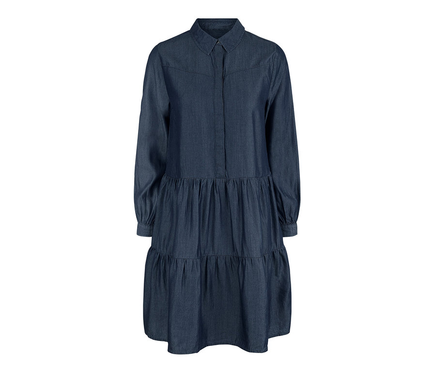 Blaues Kleid in Denimoptik.