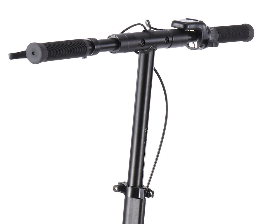 Detailaufnahme des Lenkers eines E-Scooters der Marke L.A. Sports, Modell Speed Deluxe.