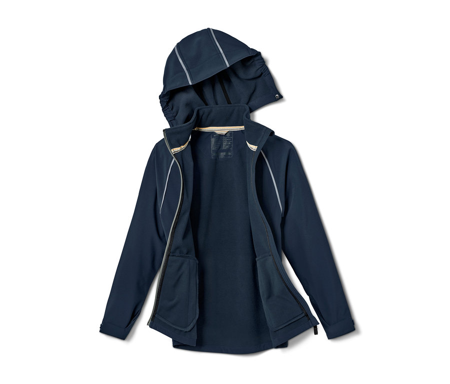 Offene Softshell-Jacke.