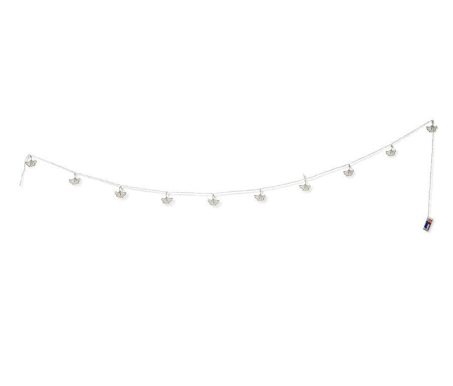 LED-Lichterkette mit Blätter-Form.