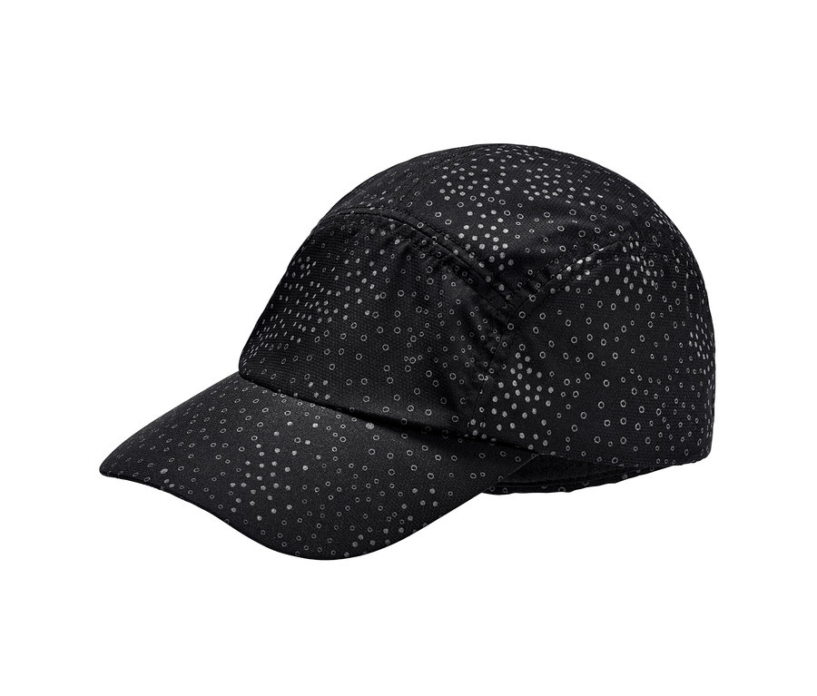 Detail einer Reflektor-Sportcap auf weissem Hintergrund.
