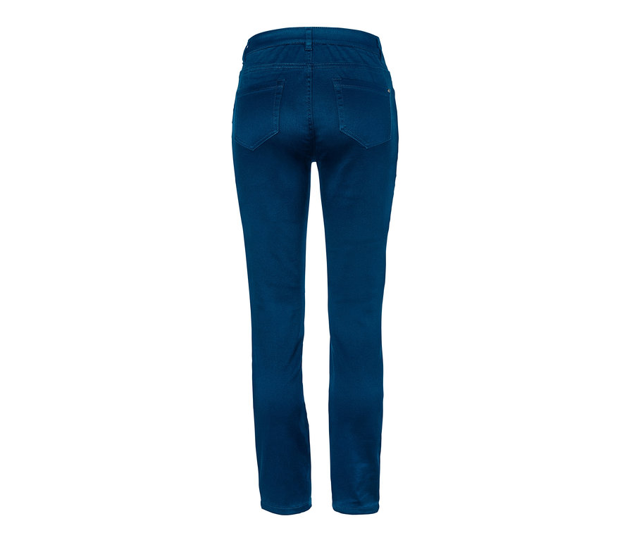 Detailansicht der Rückseite einer blauen Slimfit-Hose.