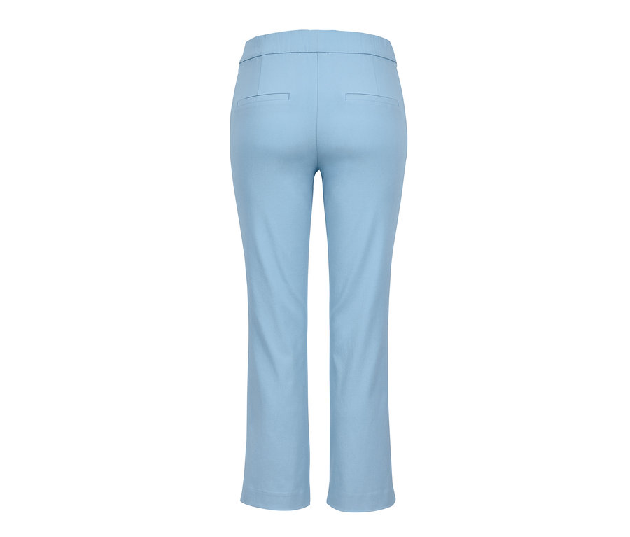 Hellblaue 7/8-Stretchhose.