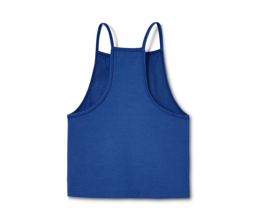 Detailaufnahme eines blauen 2 Tops aus Bio-Baumwolle.