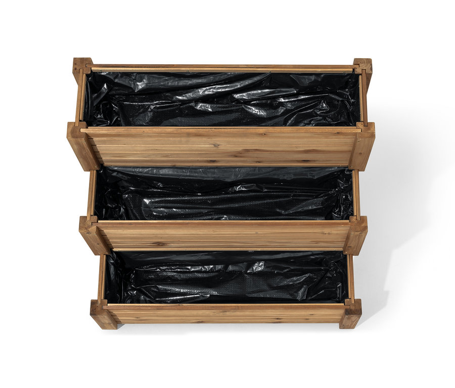 Draufsicht auf ein Treppenhochbeet mit 3 Ebenen »Tinus«, jede Ebene ist mit schwarzer Folie ausgekleidet.