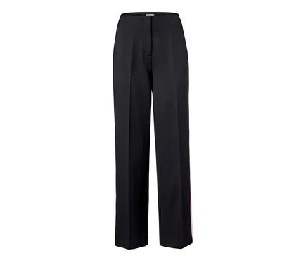 Schwarze Jerseyhose mit Galonstreifen.